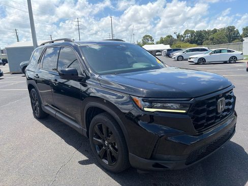 Used 2025 Honda Pilot Black Edition image 1