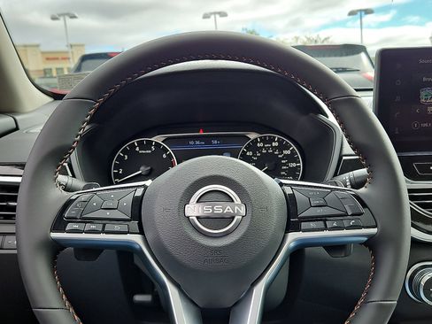 New 2025 Nissan Altima 2.5 SR w/ SR Premium Package image 17