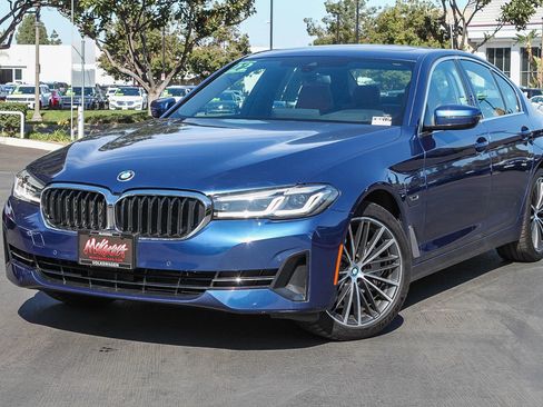 Used 2022 BMW 530e w/ Premium Package image 1