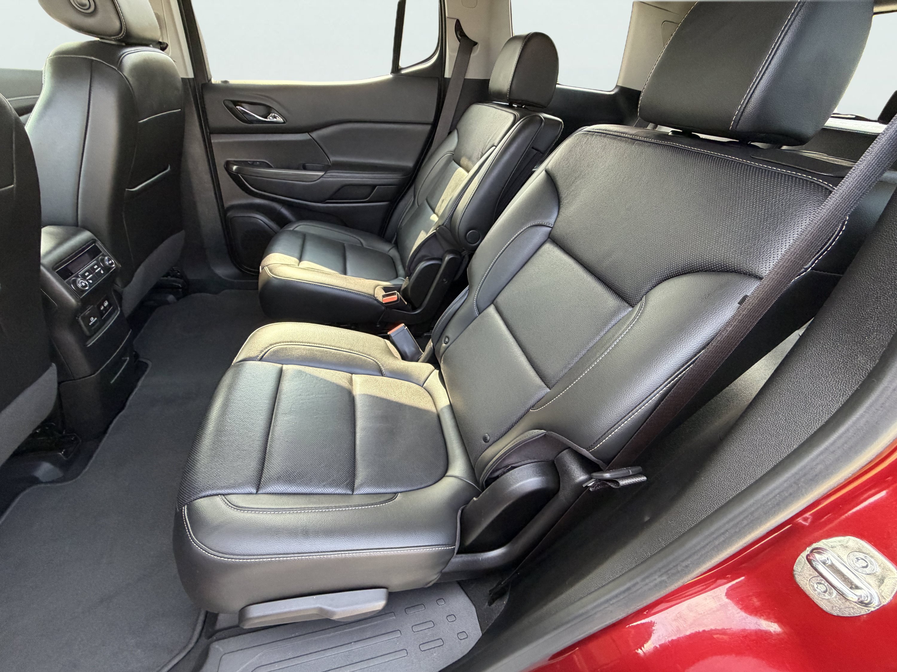 Used 2023 GMC Acadia SLT w/ Preferred Package AWD/4WD image 16