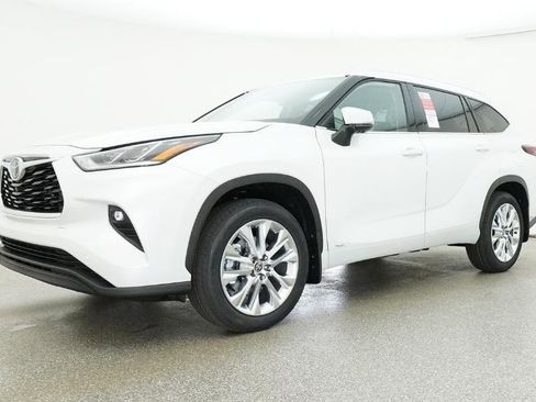 New 2026 Toyota Highlander Limited AWD/4WD image 14