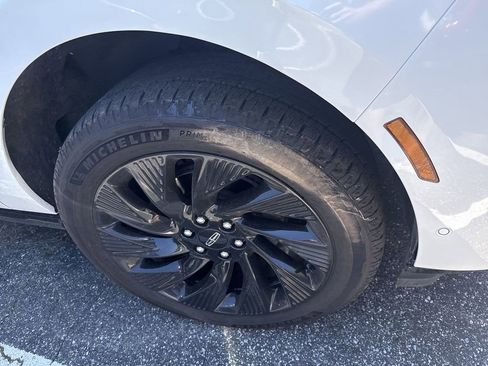 Used 2025 Lincoln Navigator Reserve w/ Jet Appearance Package image 2