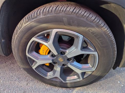 Used 2022 Rivian R1T Adventure image 6