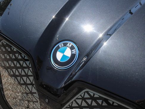 Used 2024 BMW iX xDrive50 w/ Premium Package AWD/4WD image 11