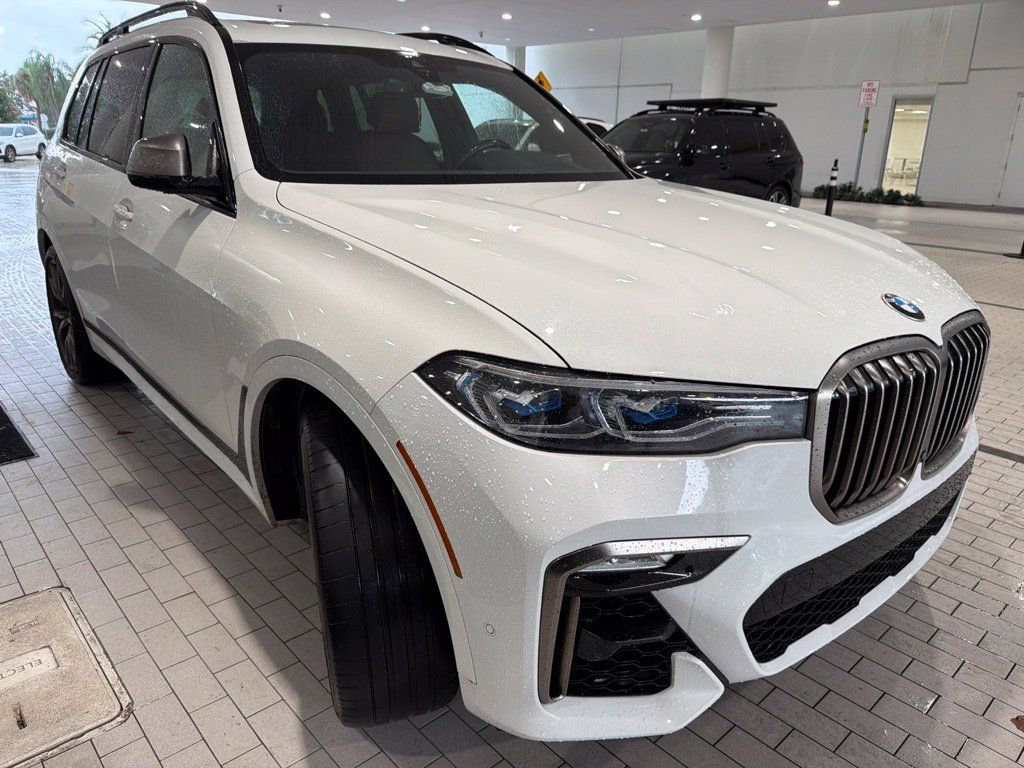 Used 2022 BMW X7 M50i w/ Executive Package AWD/4WD image 5