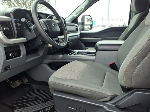 Used 2025 Ford F250 XLT w/ FX4 Off-Road Package image 14