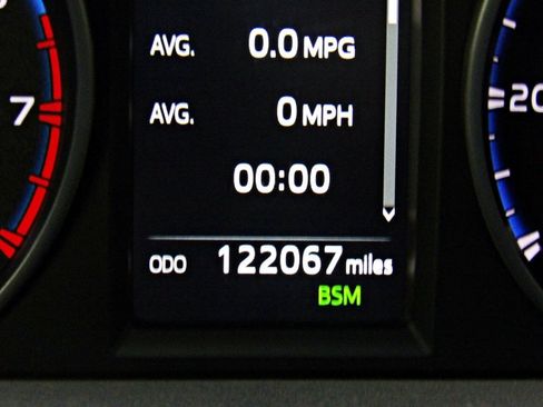 Used 2018 Toyota RAV4 XLE w/ Plus Extra Value Package AWD/4WD image 14