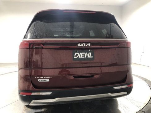 Used 2024 Kia Carnival SX Prestige image 6