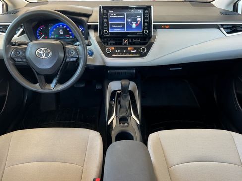 Used 2021 Toyota Corolla LE FWD image 3