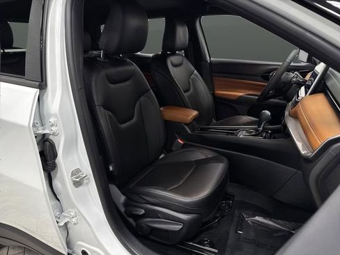 Used 2024 Jeep Compass Limited image 28