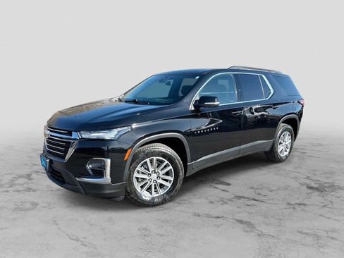 Used 2022 Chevrolet Traverse LT image 1