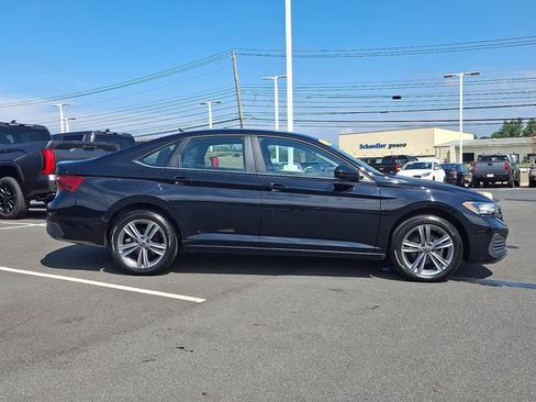 Used 2024 Volkswagen Jetta SE FWD image 7