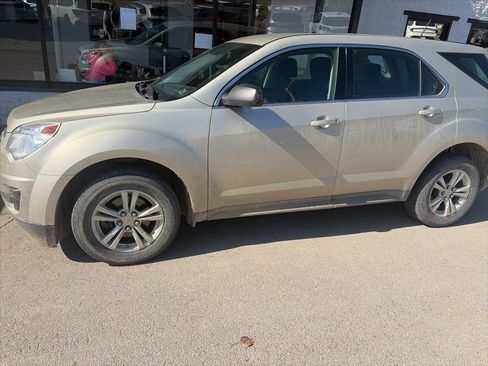 Used 2014 Chevrolet Equinox LS image 2