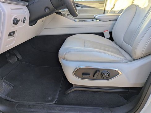 Used 2024 Jeep Wagoneer L Series II w/ Flexible Seating Group image 13