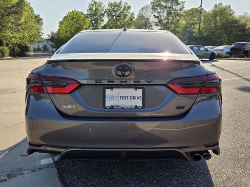 Used 2024 Toyota Camry SE image 6