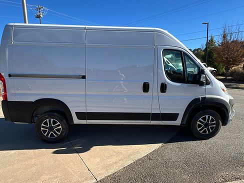 Used 2025 RAM ProMaster 1500 w/ Quick Order Package 22G SLT image 7