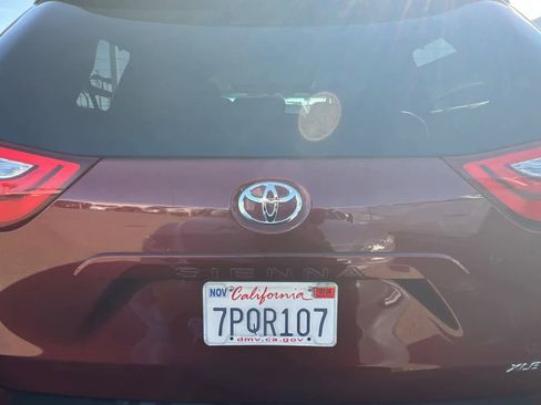 Used 2015 Toyota Sienna XLE w/ XLE Navigation Package FWD image 19