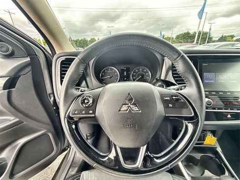 Used 2020 Mitsubishi Outlander SE image 21