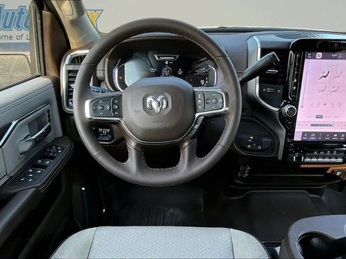 Used 2025 RAM 2500 Laramie w/ Towing Technology Group AWD/4WD image 9