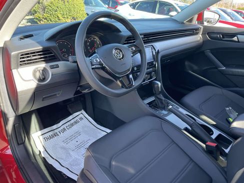 Used 2022 Volkswagen Passat 2.0T SE image 12