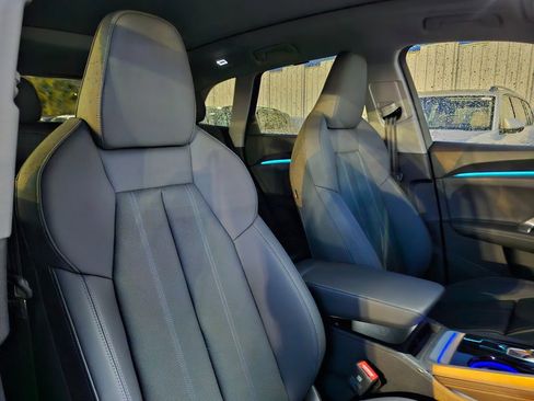 Certified 2025 Audi Q5 Premium Plus w/ Premium Plus image 15