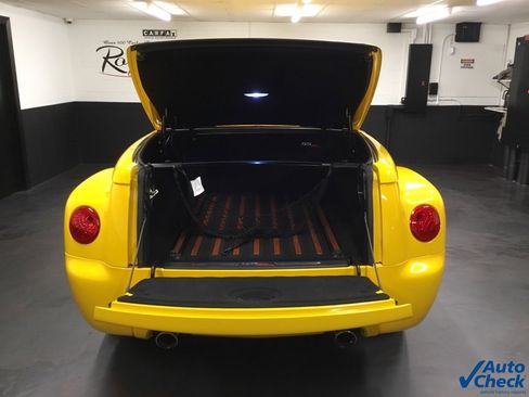 Used 2003 Chevrolet SSR w/ Preferred Equipment Group image 23