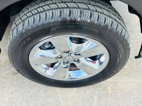 Used 2019 RAM 1500 Big Horn AWD/4WD image 12