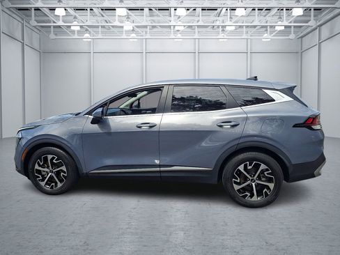Used 2023 Kia Sportage EX FWD image 2