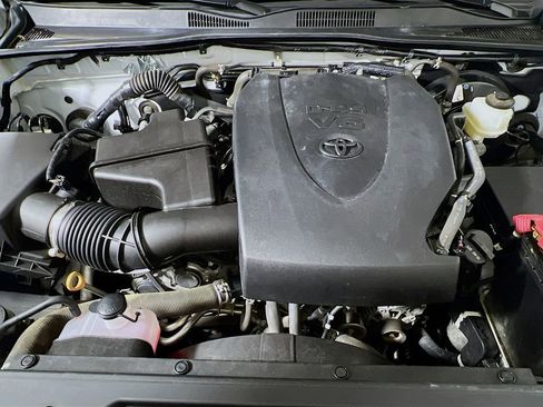 Certified 2021 Toyota Tacoma SR5 AWD/4WD image 27