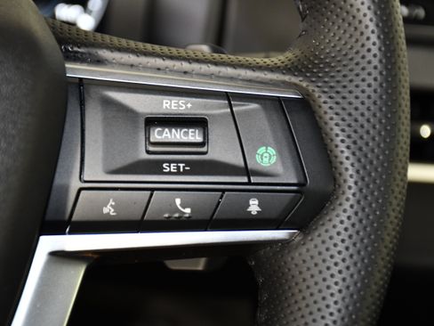 Used 2025 Mitsubishi Outlander SE AWD/4WD image 21