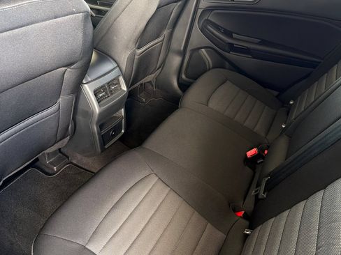 Used 2022 Ford Edge SE w/ Black Appearance Package AWD/4WD image 13