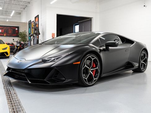Used 2020 Lamborghini Huracan EVO image 5