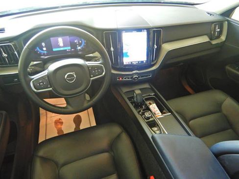 Used 2024 Volvo XC60 B5 Core w/ Protection Package Premier image 2