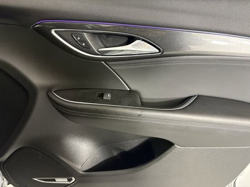 Used 2025 Buick Envision Preferred image 12