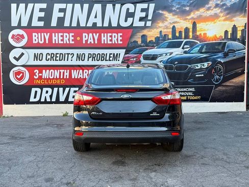 Used 2014 Ford Focus SE w/ SE Winter Package FWD image 19