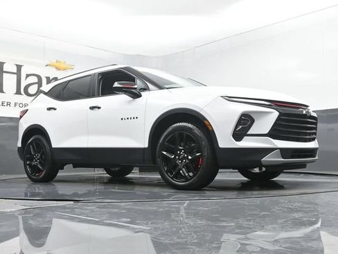Used 2024 Chevrolet Blazer LT w/ Sound & Technology Package FWD image 2
