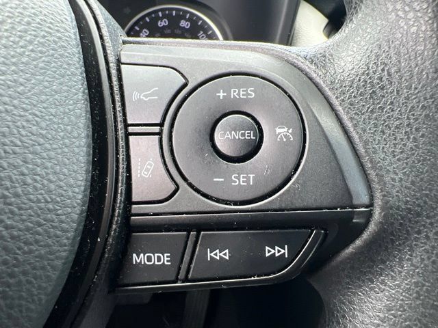 Used 2022 Toyota RAV4 XLE w/ Convenience Package AWD/4WD image 21