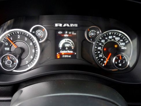 Used 2024 RAM 2500 Big Horn w/ Bed Utility Group image 30