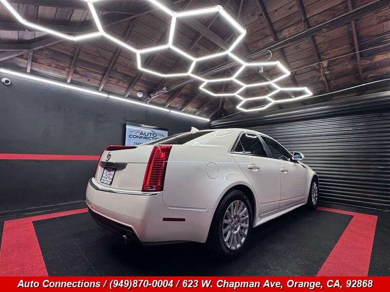 Used 2010 Cadillac CTS Luxury RWD image 3