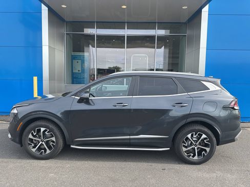 Used 2023 Kia Sportage EX AWD/4WD image 8