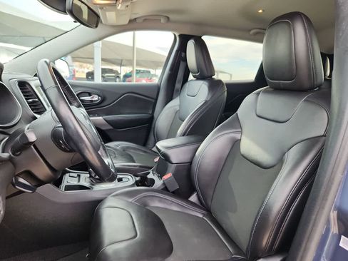 Used 2021 Jeep Cherokee Latitude Plus image 15