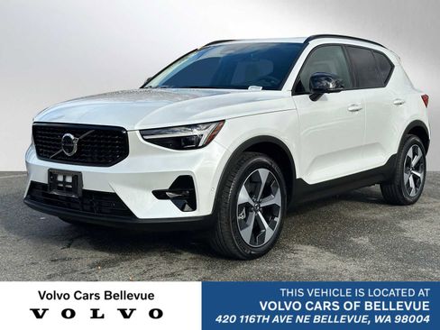 Used 2025 Volvo XC40 B5 Plus w/ Protection Package Premier image 1