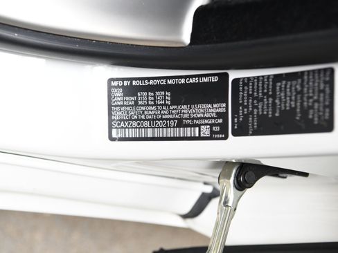 Used 2020 Rolls-Royce Dawn image 23