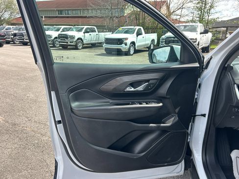 Used 2023 GMC Terrain SLE image 20