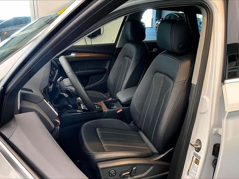 Certified 2023 Audi Q5 2.0T Premium w/ Convenience Package image 7