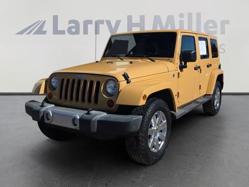 Used 2013 Jeep Wrangler Unlimited Sahara w/ Connectivity Group image 1