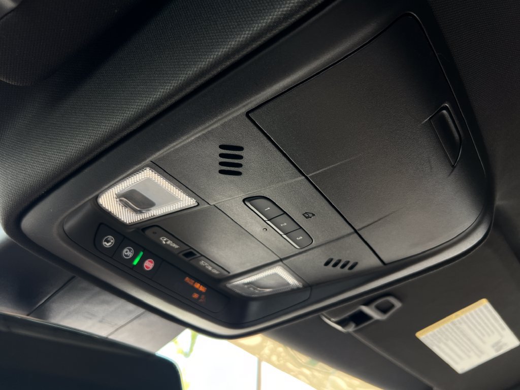 Used 2025 Cadillac XT4 Premium Luxury FWD image 46
