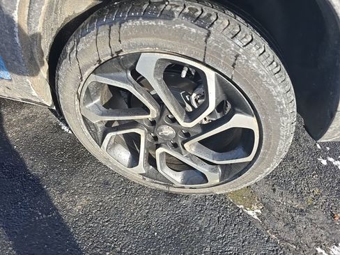 Certified 2025 Chevrolet Trax RS w/ Driver Confidence Package image 9