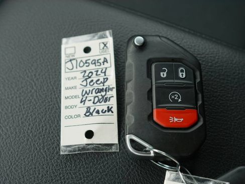 Used 2024 Jeep Wrangler Unlimited Rubicon w/ Technology Group AWD/4WD image 36