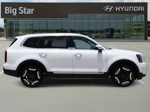 Used 2025 Kia Telluride S FWD image 5